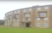 Bilder aus dem Video Pram Town, das die Architektur von Harlow in Essex zeigt.